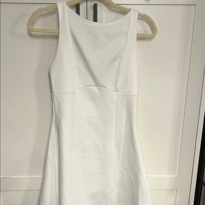 Elegant White Sleeveless Dress